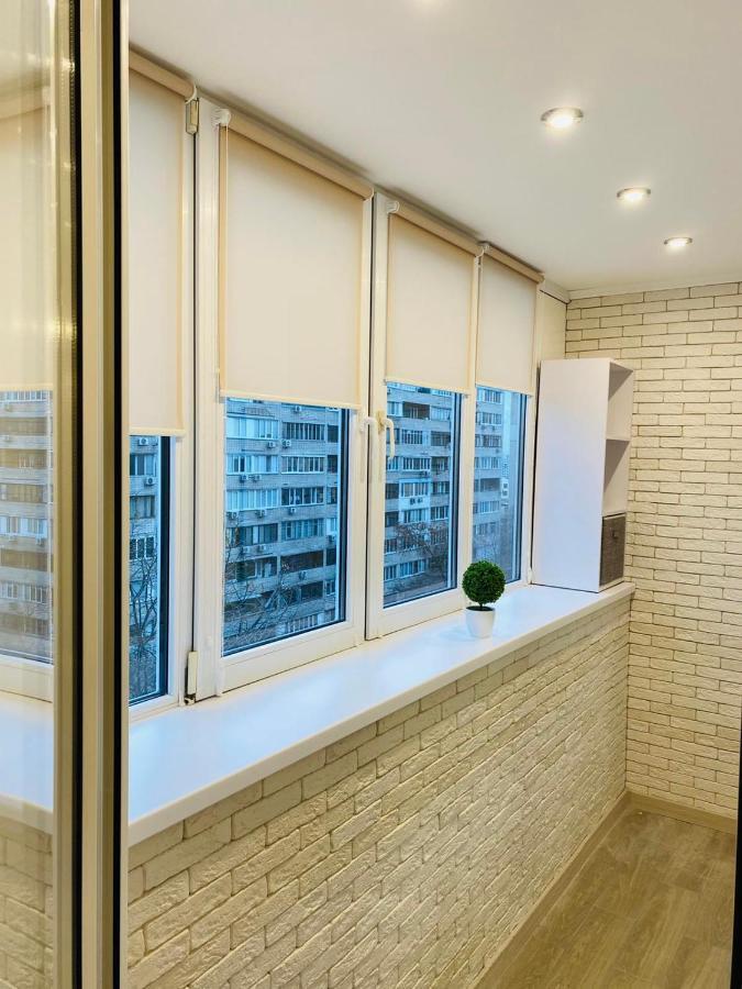 קייב Квартира По Адресу Дружбы Народов 8А מראה חיצוני תמונה